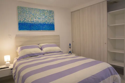 Dormitorio principal del Departamento 1 con clóset